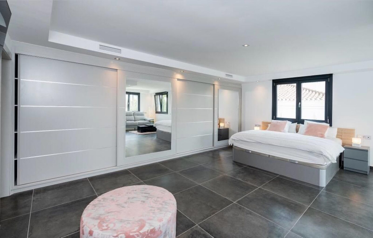 Huis te koop in Nueva Andalucía | 6 slaapkamers H5271499