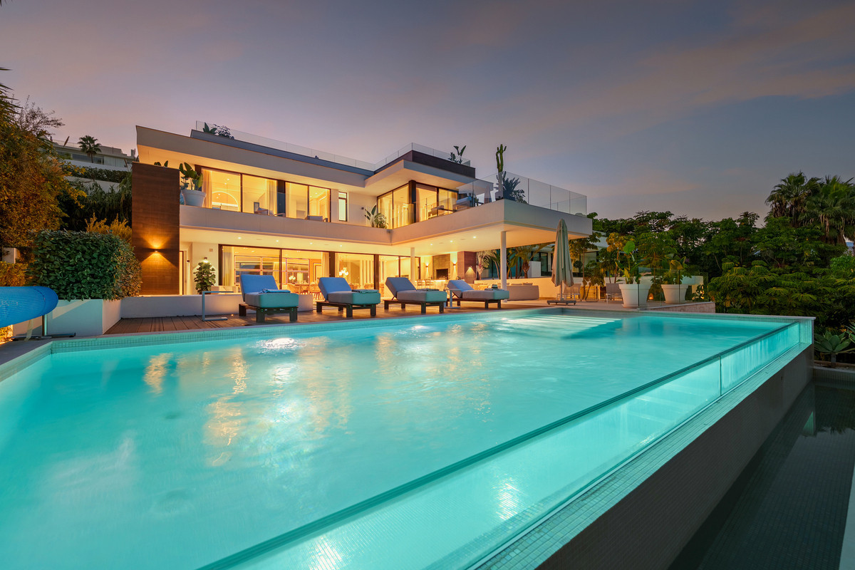 Huis te koop in Nueva Andalucía | 5 slaapkamers H5285731