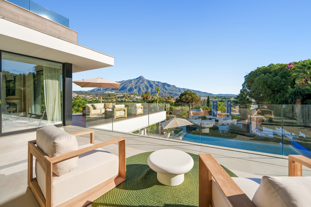 Huis te koop in Nueva Andalucía | 5 slaapkamers H5285731