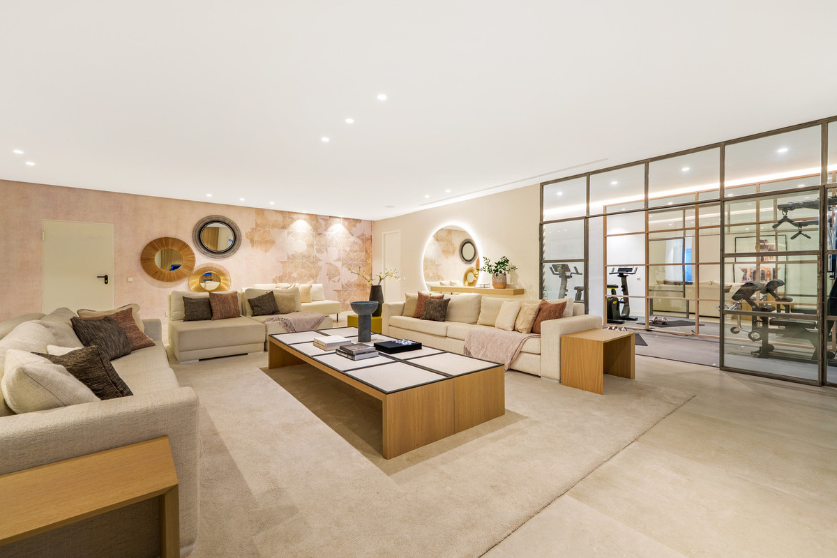 Huis te koop in Nueva Andalucía | 5 slaapkamers H5285731