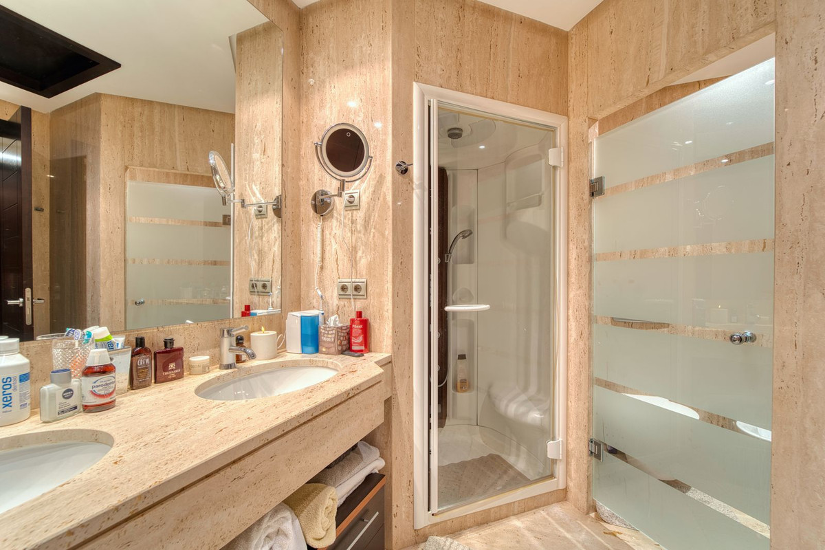 Appartement te koop in Nueva Andalucía | 2 slaapkamers H5286403