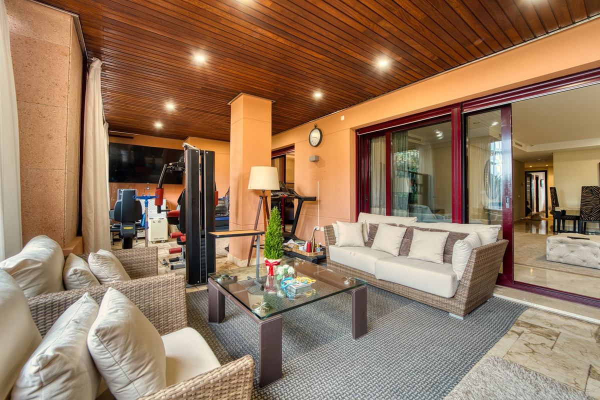 Appartement te koop in Nueva Andalucía | 2 slaapkamers H5286403