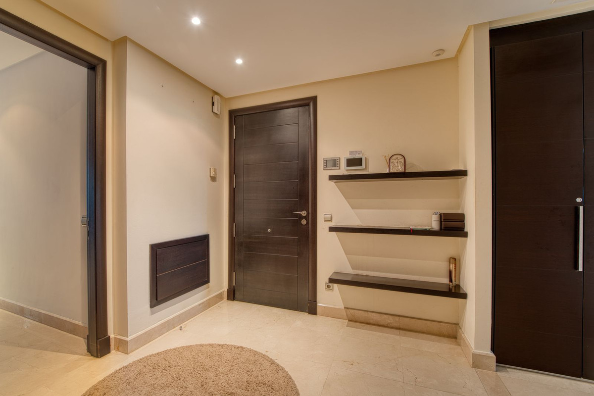 Appartement te koop in Nueva Andalucía | 2 slaapkamers H5286403