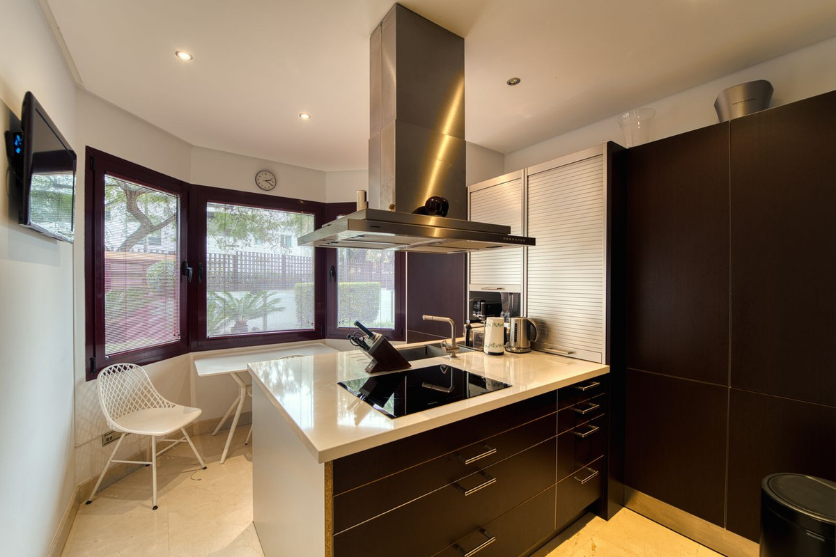 Appartement te koop in Nueva Andalucía | 2 slaapkamers H5286403