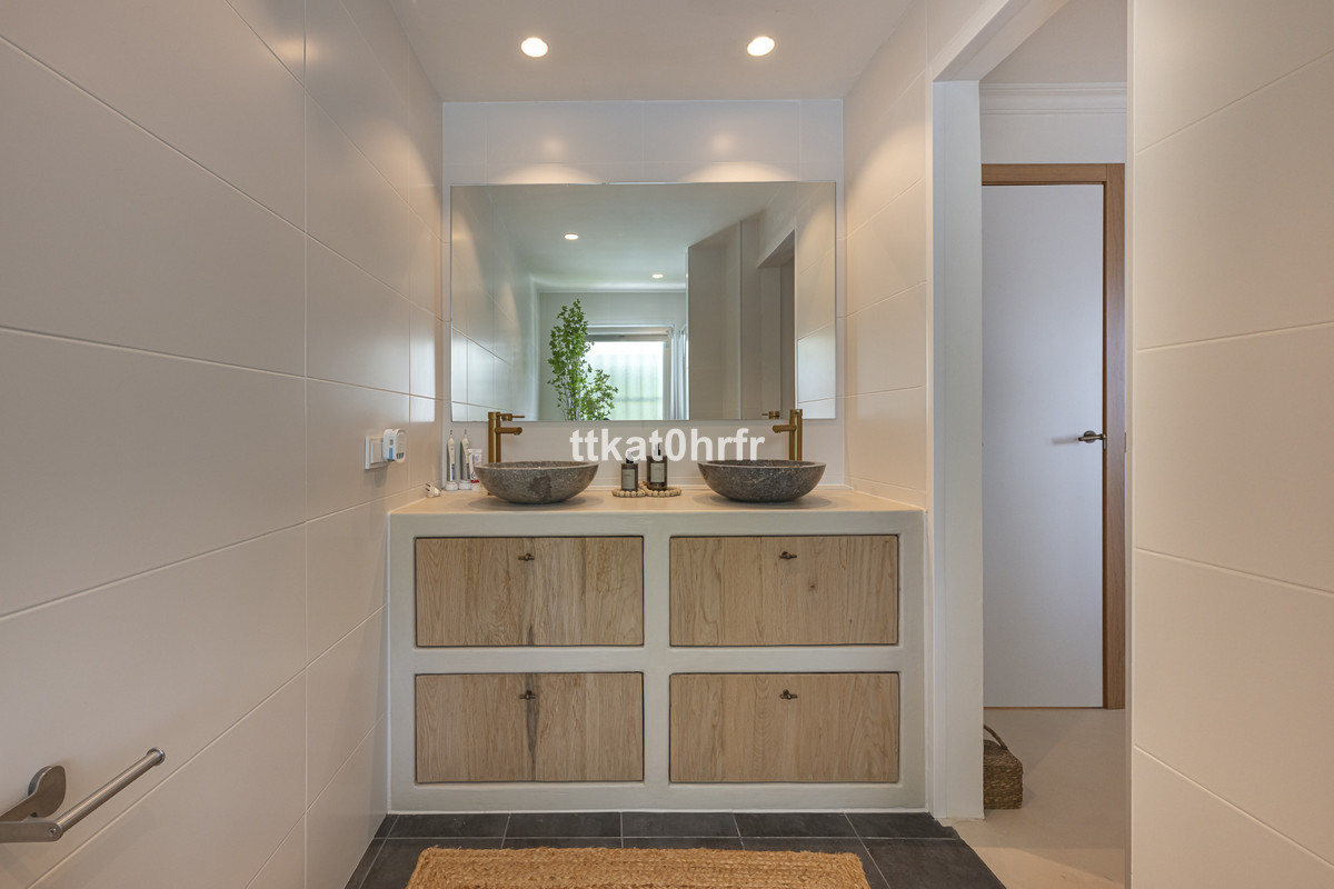 Huis te koop in Nueva Andalucía | 4 slaapkamers H5289748