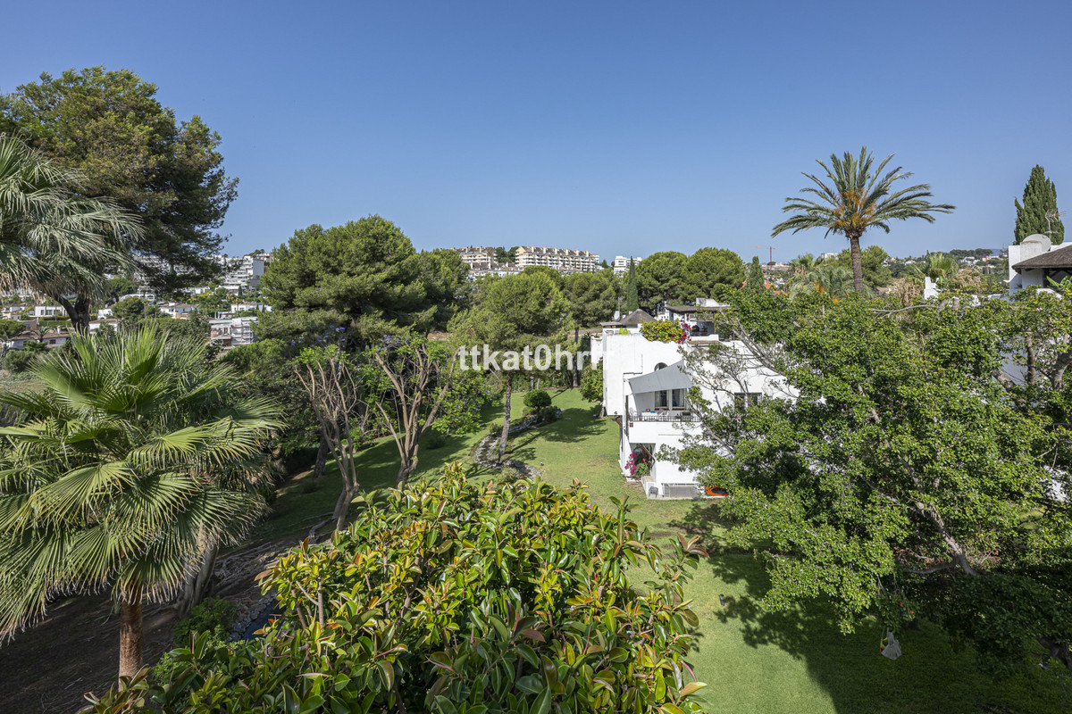 Huis te koop in Nueva Andalucía | 4 slaapkamers H5289748
