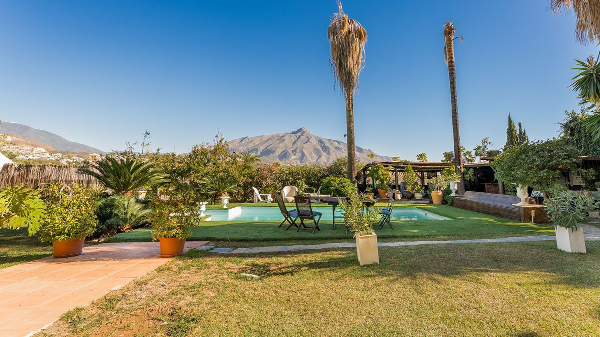 Huis te koop in Nueva Andalucía | 7 slaapkamers H5299354