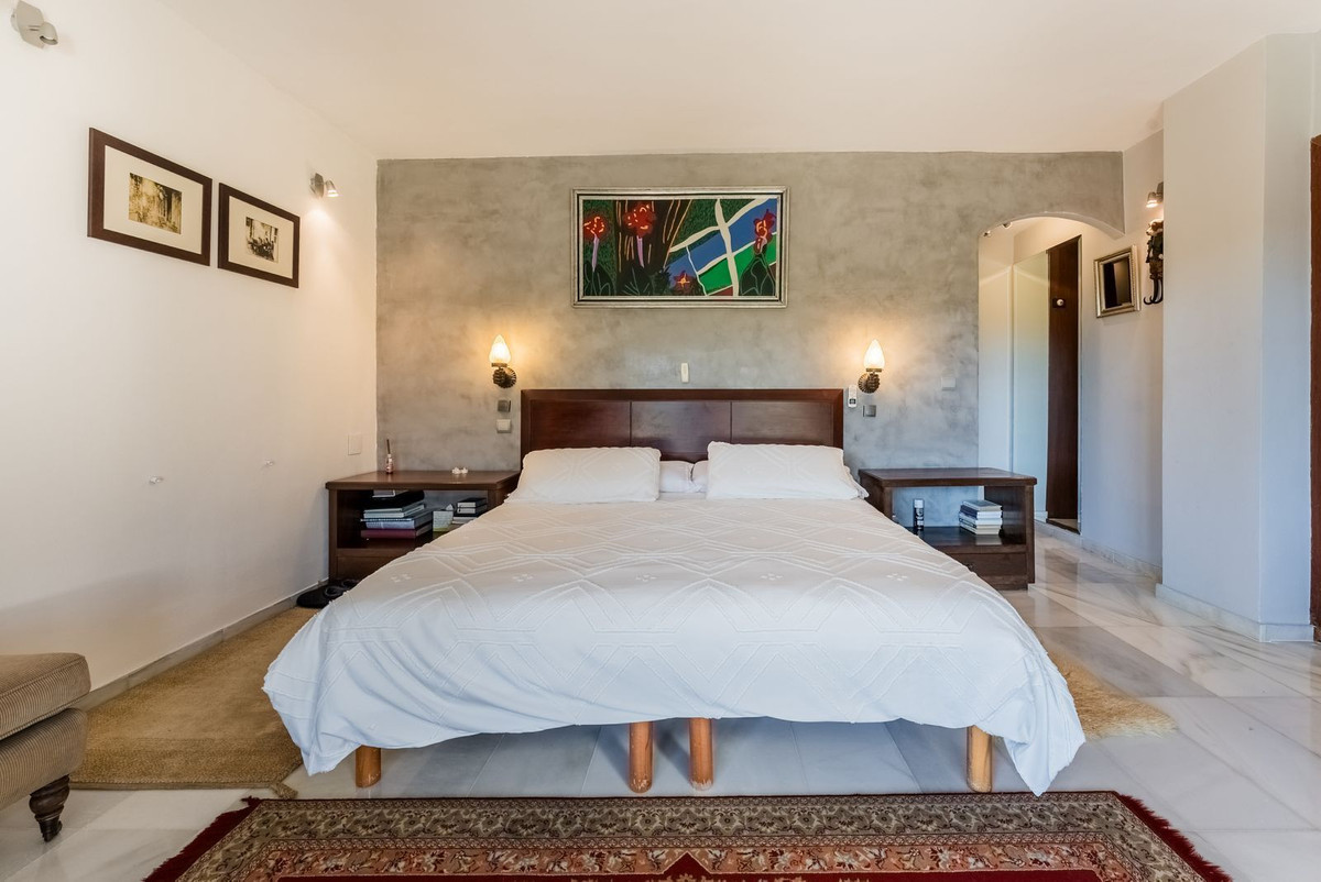 Huis te koop in Nueva Andalucía | 7 slaapkamers H5299354