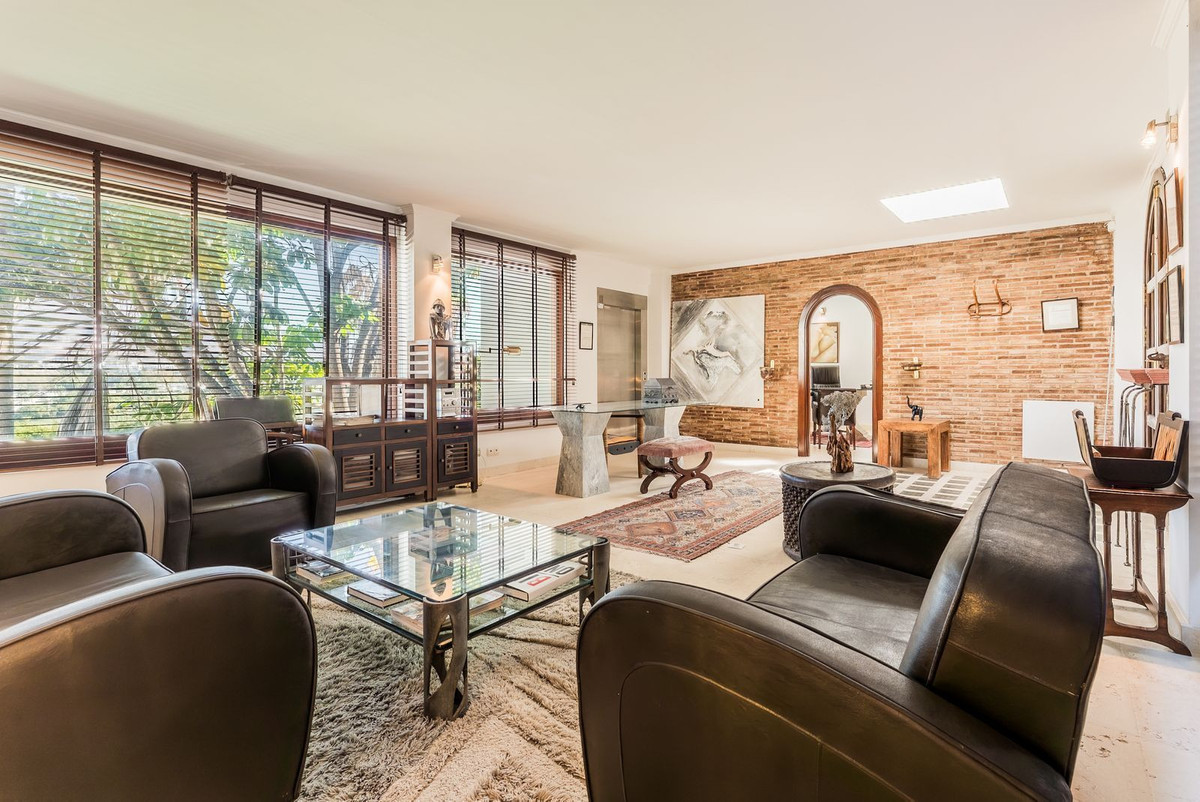 Huis te koop in Nueva Andalucía | 7 slaapkamers H5299354