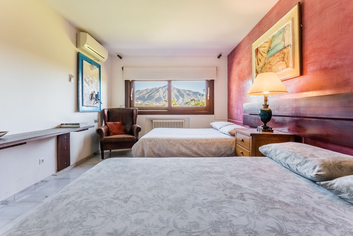 Huis te koop in Nueva Andalucía | 7 slaapkamers H5299354
