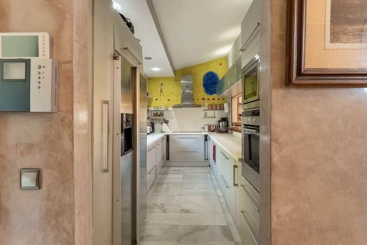 Huis te koop in Nueva Andalucía | 7 slaapkamers H5299354