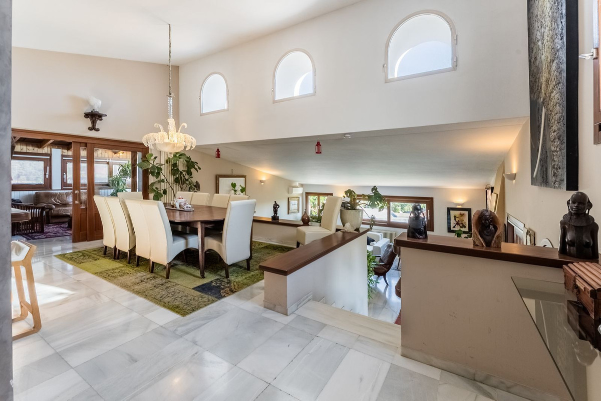 Huis te koop in Nueva Andalucía | 7 slaapkamers H5299354