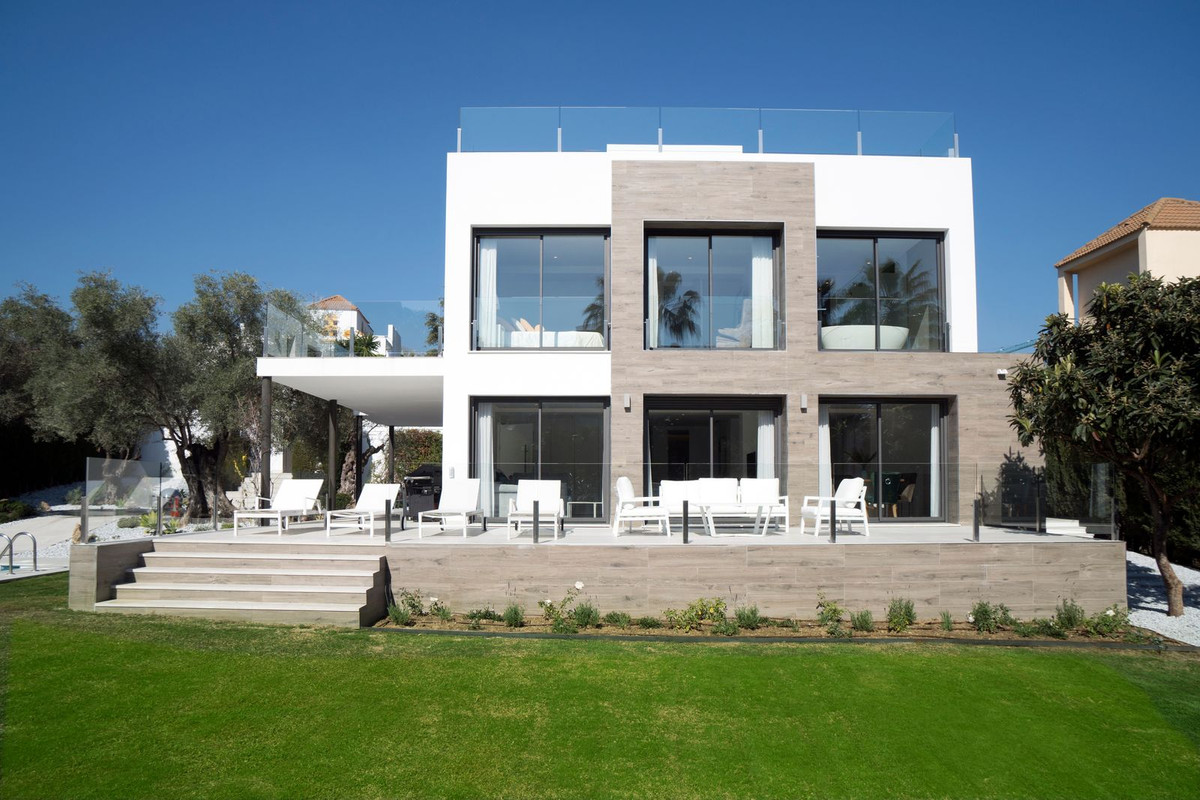 Huis te koop in Nueva Andalucía | 5 slaapkamers H5305147