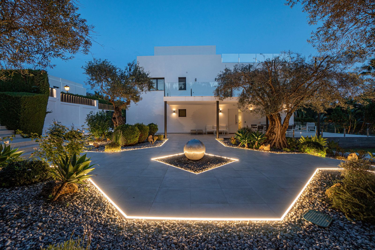 Huis te koop in Nueva Andalucía | 5 slaapkamers H5305147