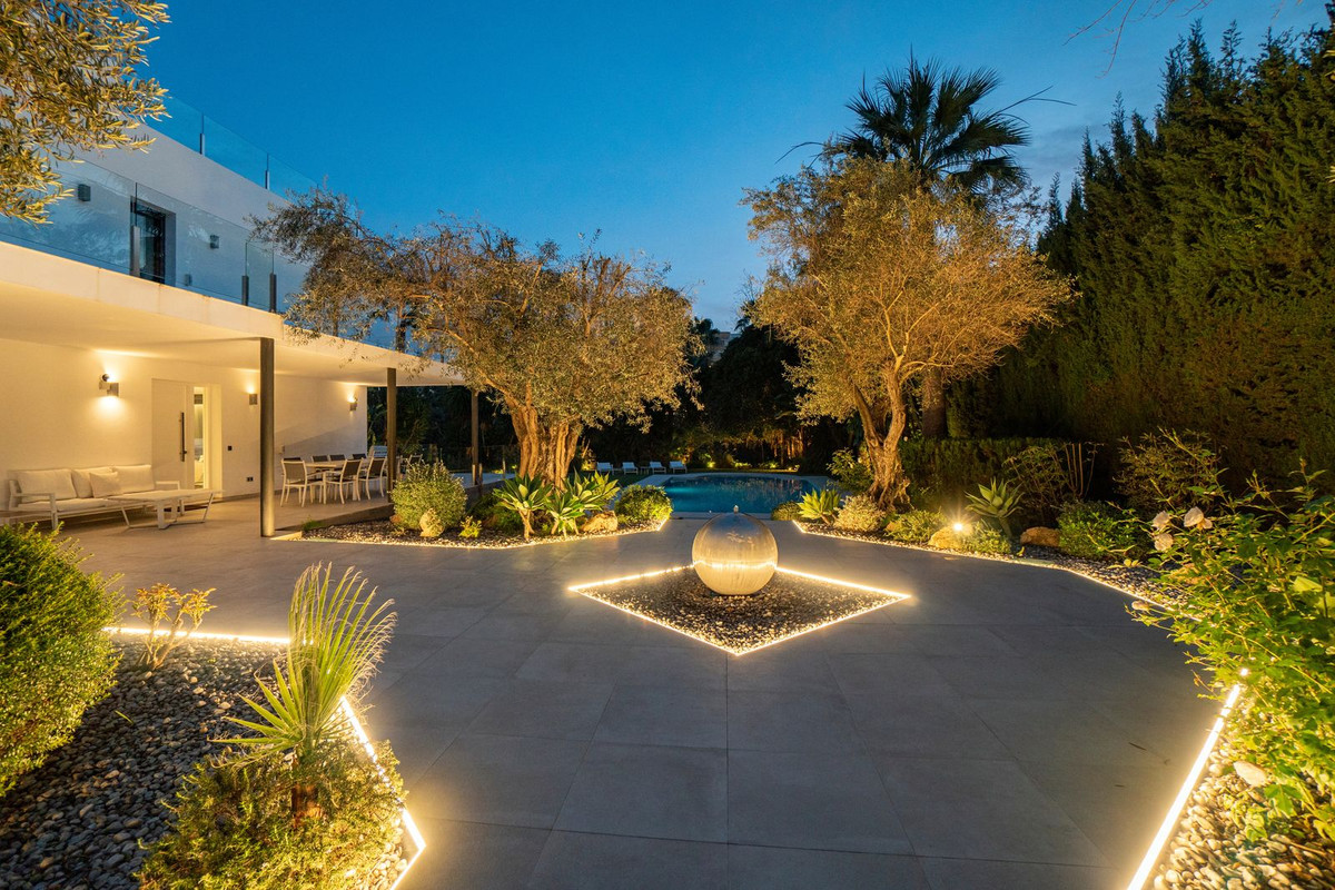 Huis te koop in Nueva Andalucía | 5 slaapkamers H5305147