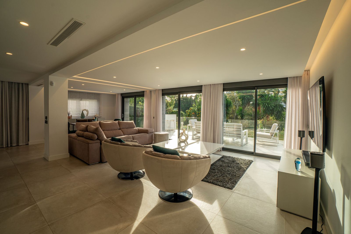 Huis te koop in Nueva Andalucía | 5 slaapkamers H5305147