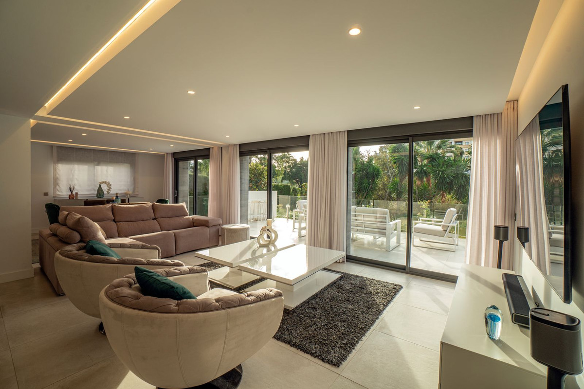 Huis te koop in Nueva Andalucía | 5 slaapkamers H5305147