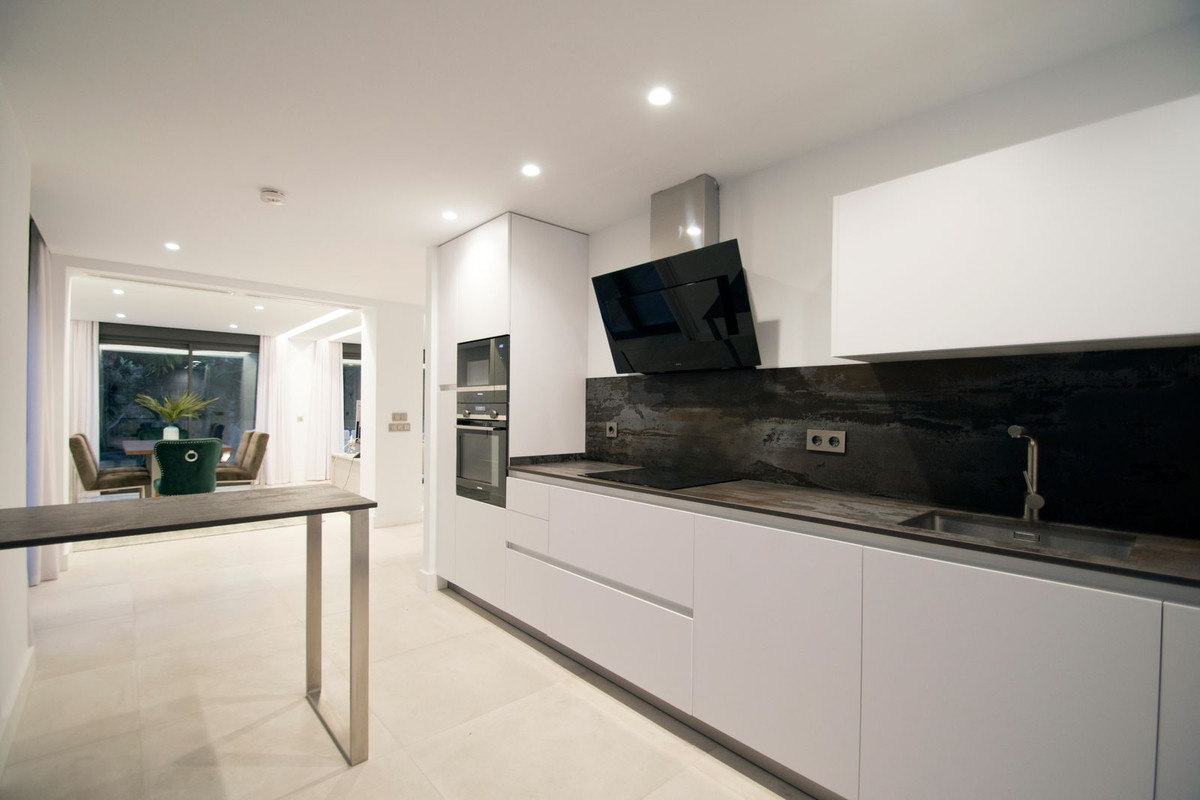 Huis te koop in Nueva Andalucía | 5 slaapkamers H5305147