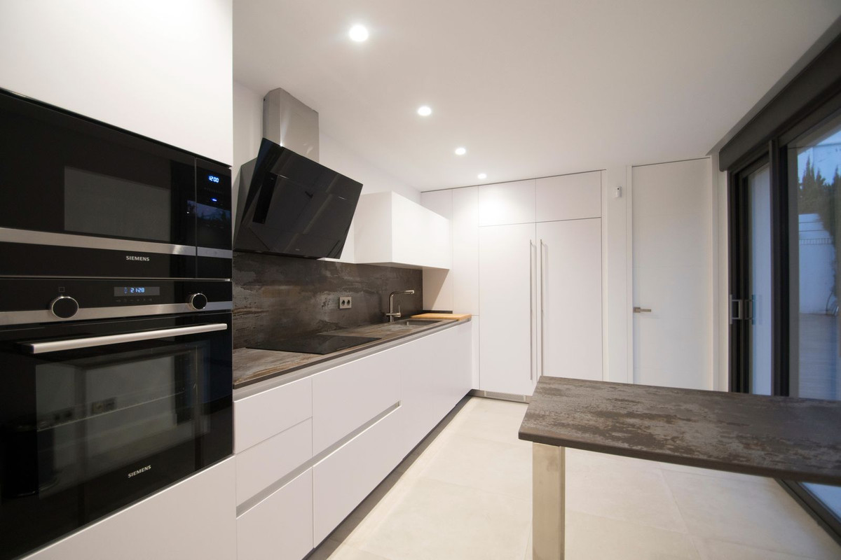 Huis te koop in Nueva Andalucía | 5 slaapkamers H5305147