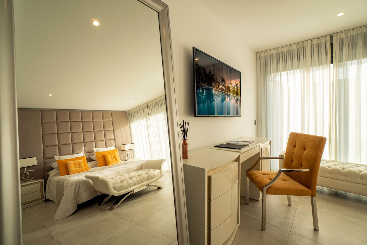 Huis te koop in Nueva Andalucía | 5 slaapkamers H5305147