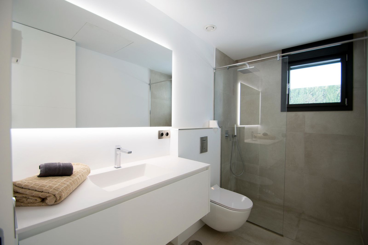Huis te koop in Nueva Andalucía | 5 slaapkamers H5305147