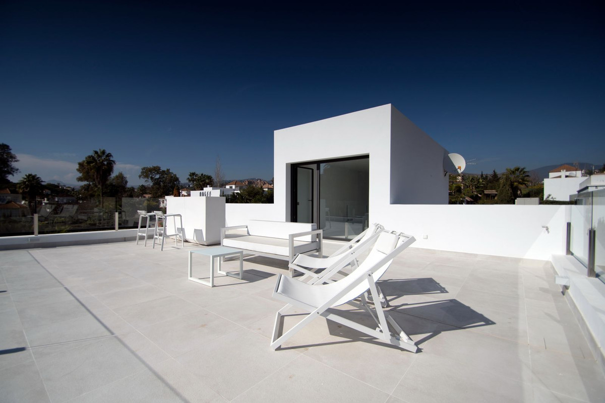 Huis te koop in Nueva Andalucía | 5 slaapkamers H5305147