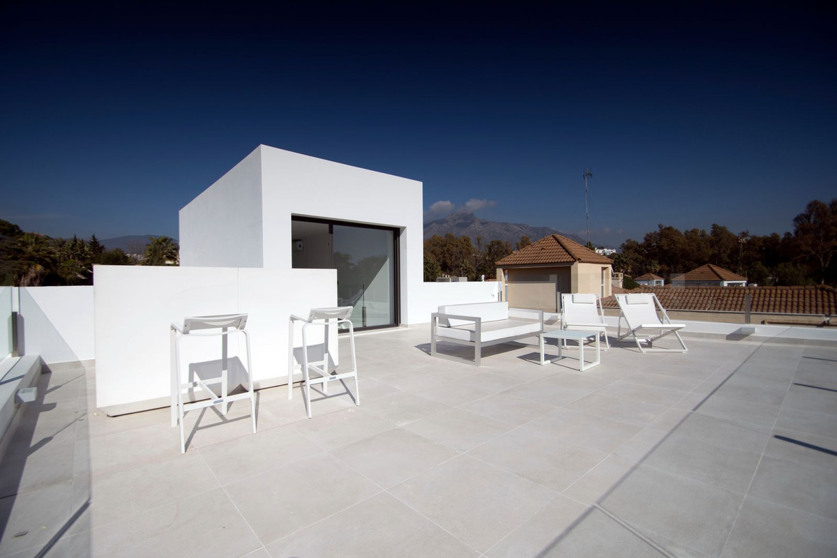 Huis te koop in Nueva Andalucía | 5 slaapkamers H5305147