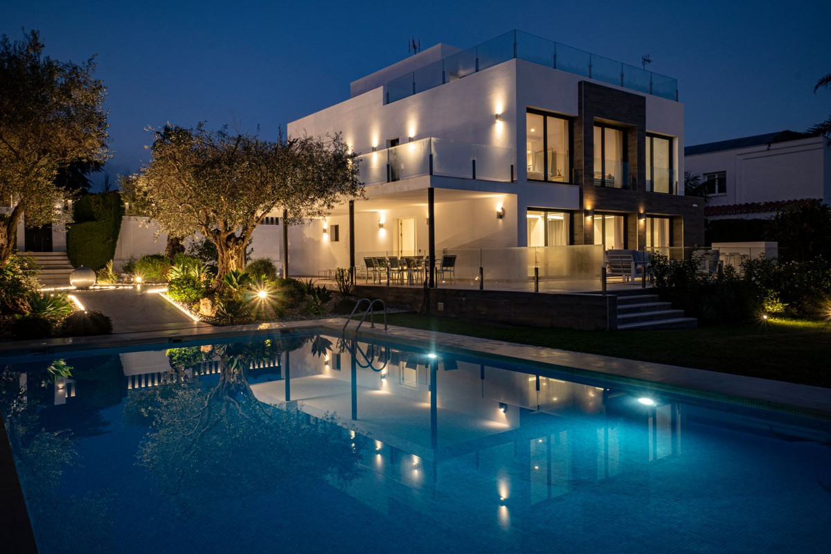 Huis te koop in Nueva Andalucía | 5 slaapkamers H5305147