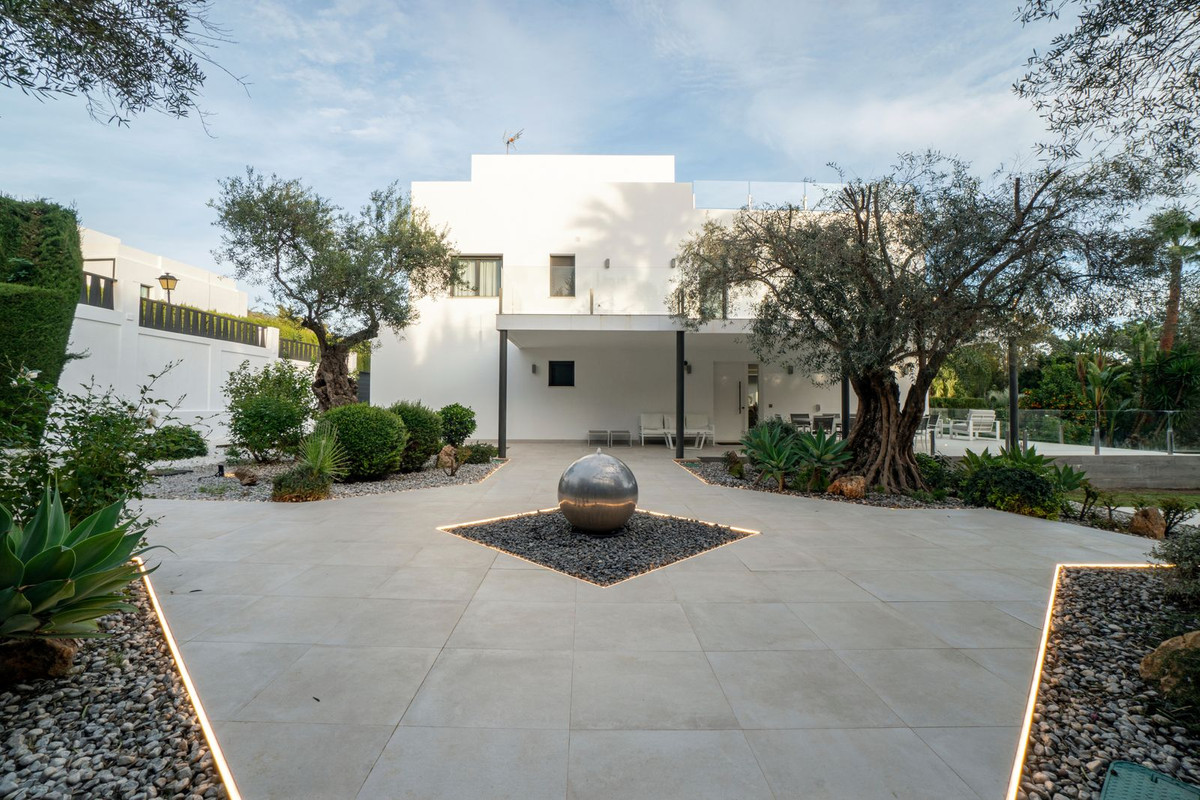 Huis te koop in Nueva Andalucía | 5 slaapkamers H5305147