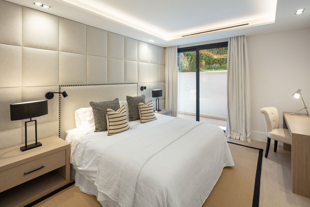 Huis te koop in Nueva Andalucía | 5 slaapkamers H5305297