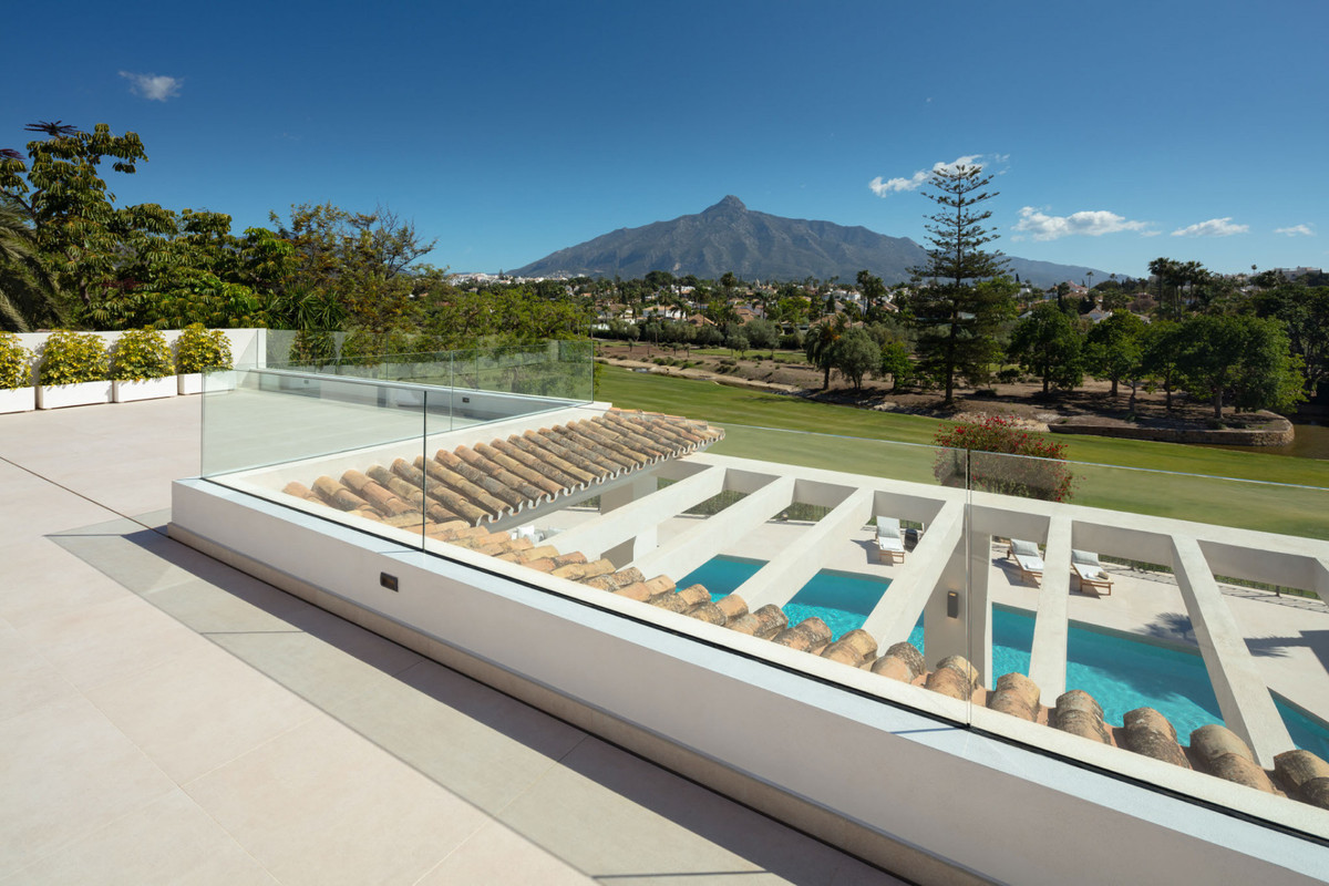 Huis te koop in Nueva Andalucía | 5 slaapkamers H5305297