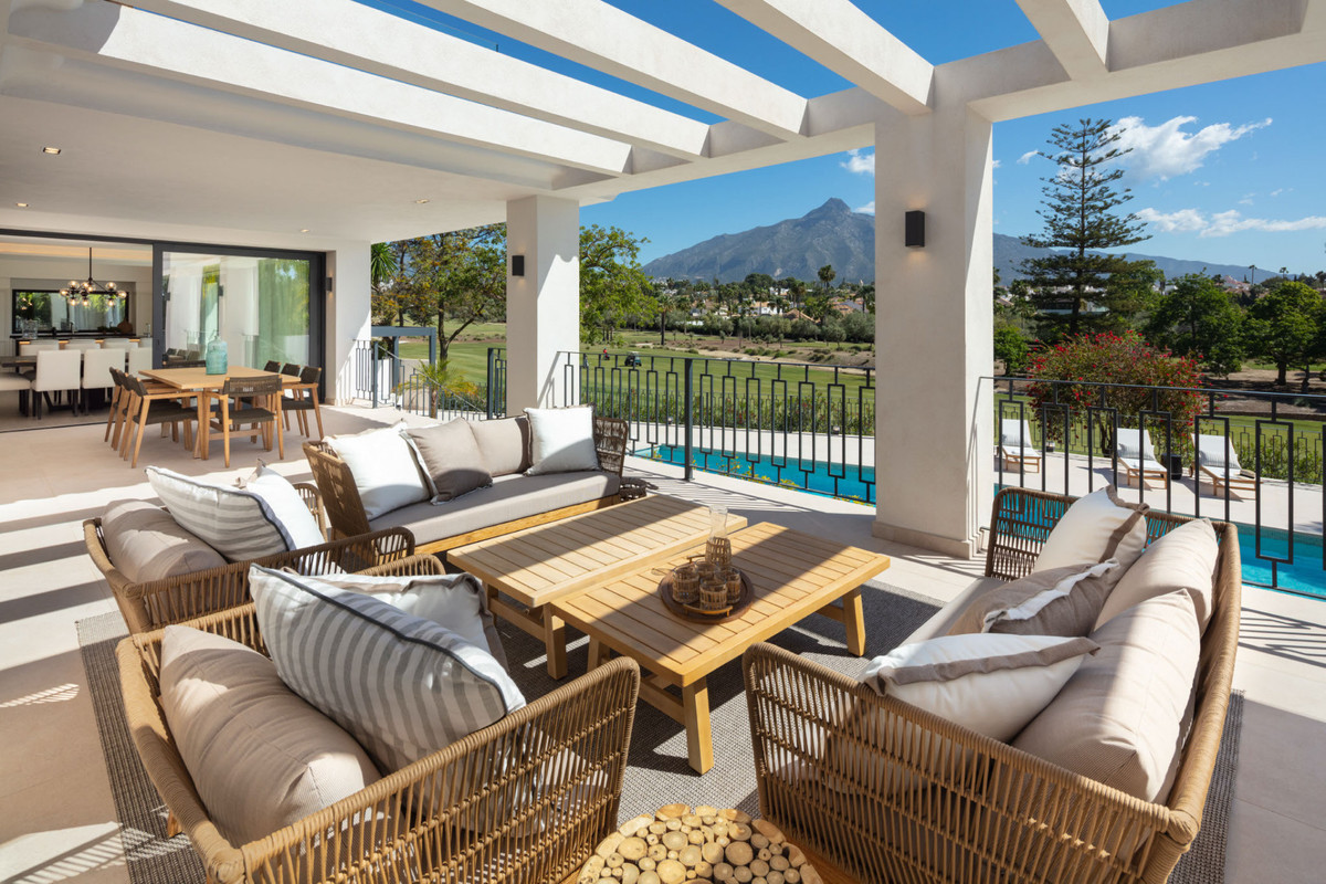 Huis te koop in Nueva Andalucía | 5 slaapkamers H5305297