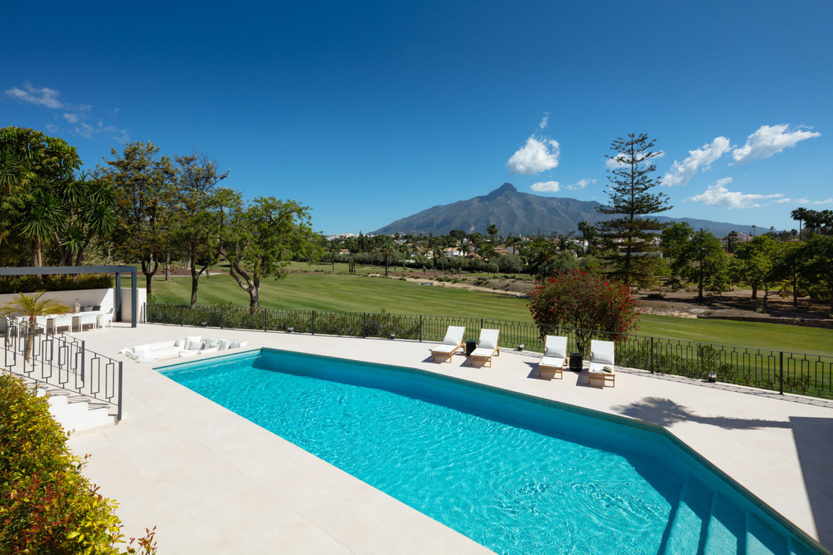 Huis te koop in Nueva Andalucía | 5 slaapkamers H5305297