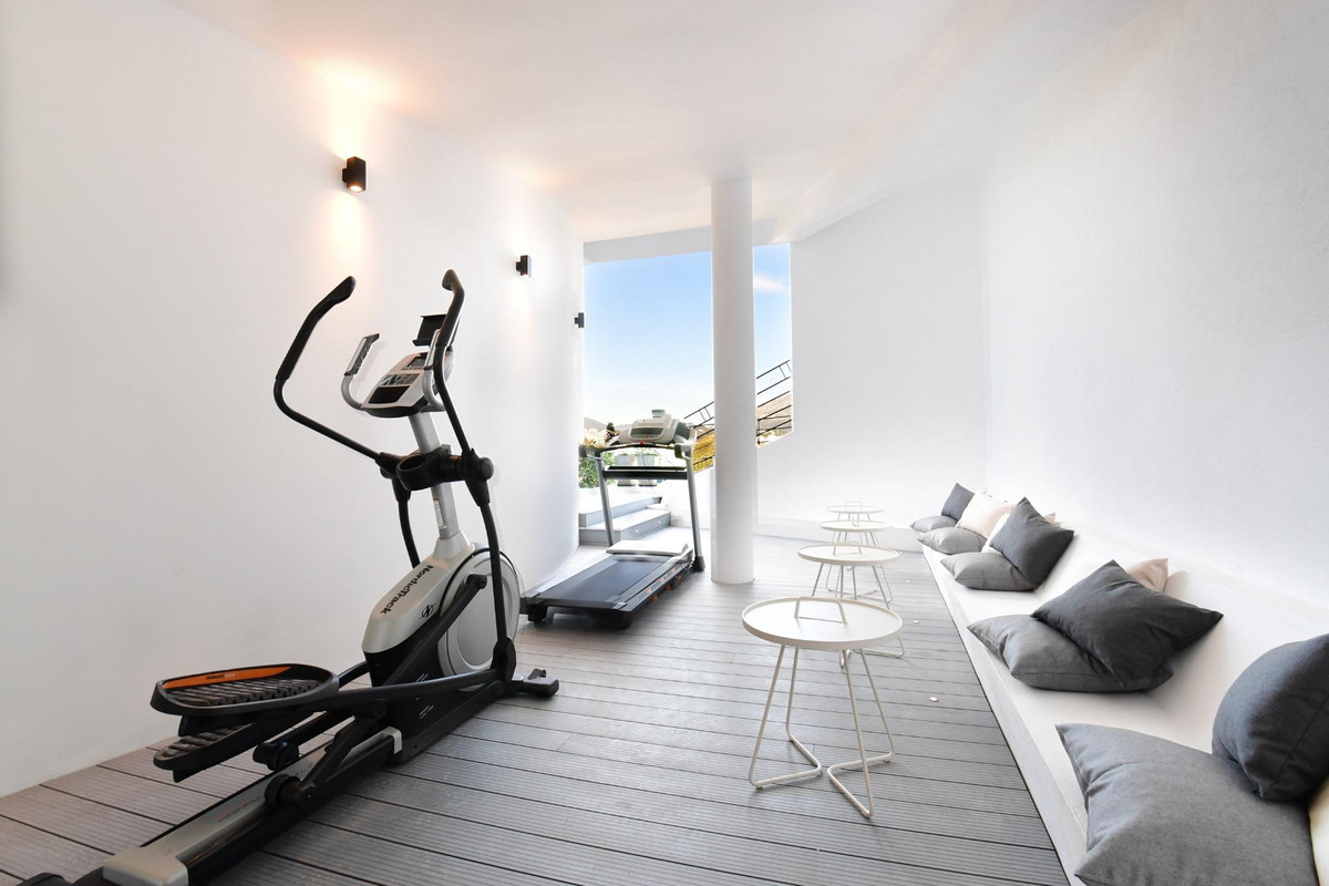 Huis te koop in Nueva Andalucía | 7 slaapkamers H5306014