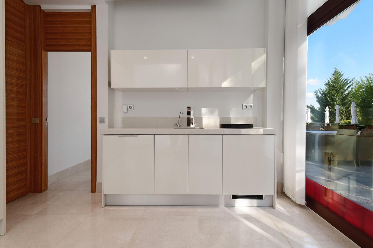 Huis te koop in Nueva Andalucía | 7 slaapkamers H5306014