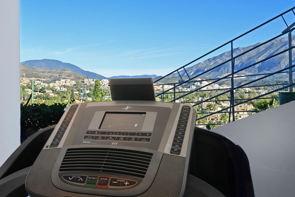 Huis te koop in Nueva Andalucía | 7 slaapkamers H5306014