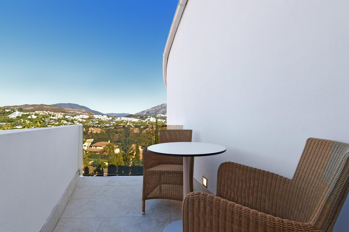 Huis te koop in Nueva Andalucía | 7 slaapkamers H5306014