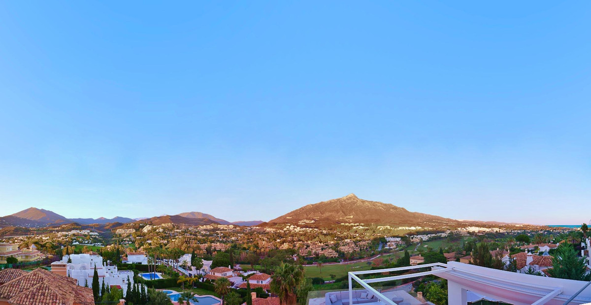 Huis te koop in Nueva Andalucía | 7 slaapkamers H5306014