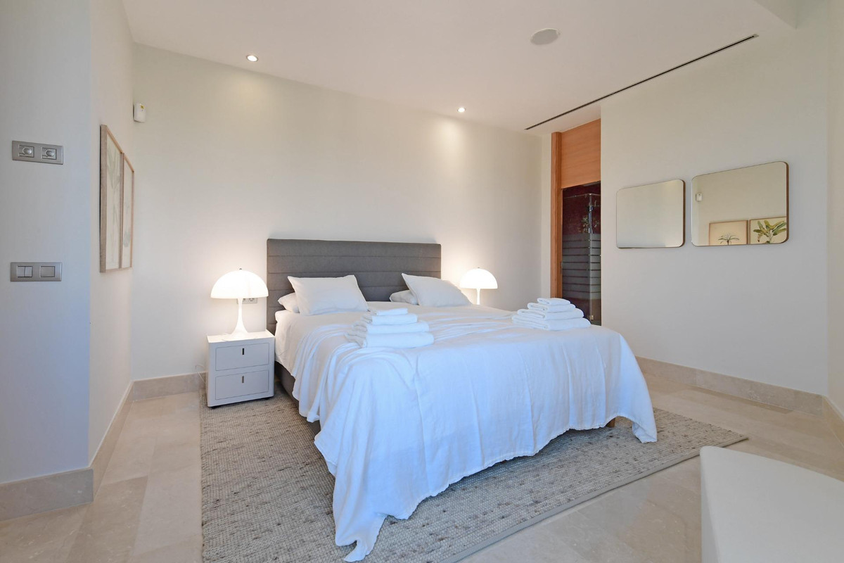 Huis te koop in Nueva Andalucía | 7 slaapkamers H5306014