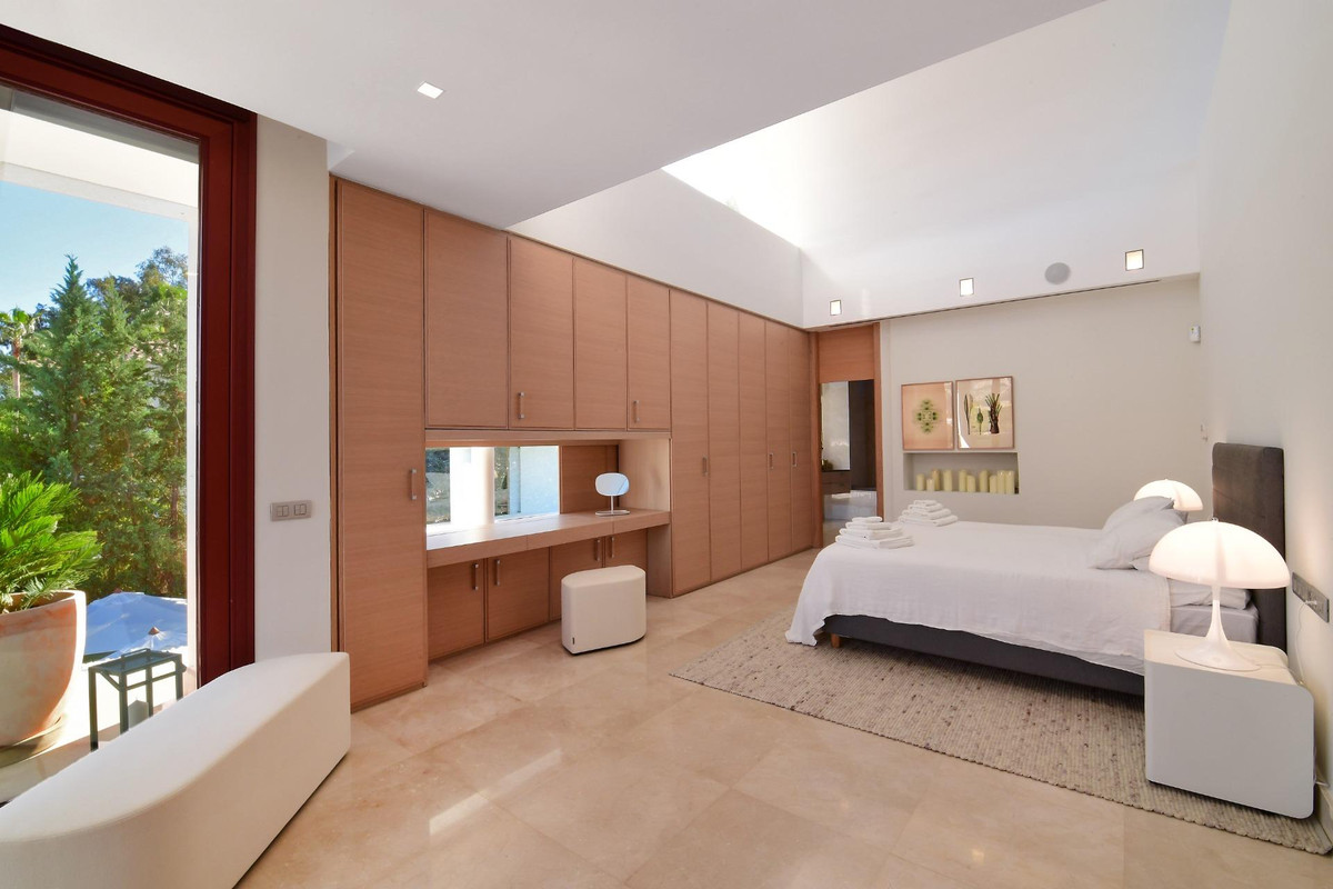 Huis te koop in Nueva Andalucía | 7 slaapkamers H5306014