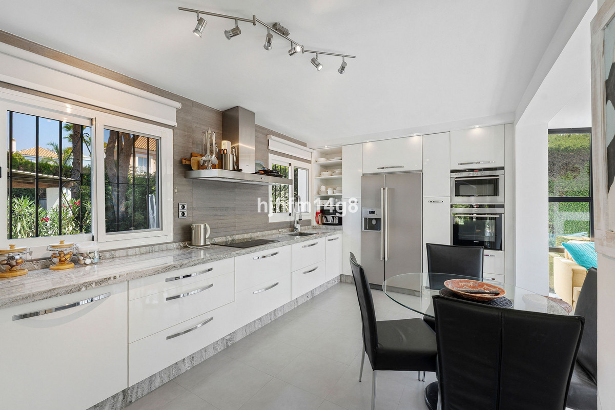 Huis te koop in Nueva Andalucía | 5 slaapkamers H5310151