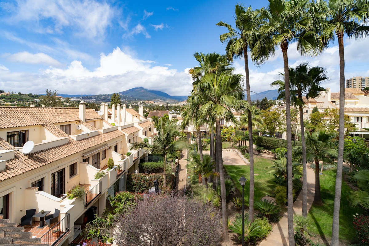 Huis te koop in Nueva Andalucía | 4 slaapkamers H5315371