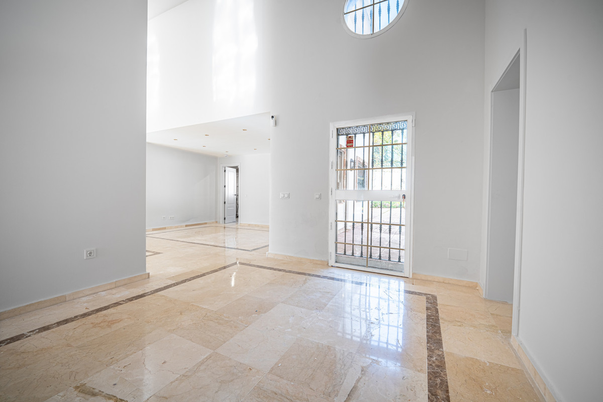 Huis te koop in Nueva Andalucía | 4 slaapkamers H5317114