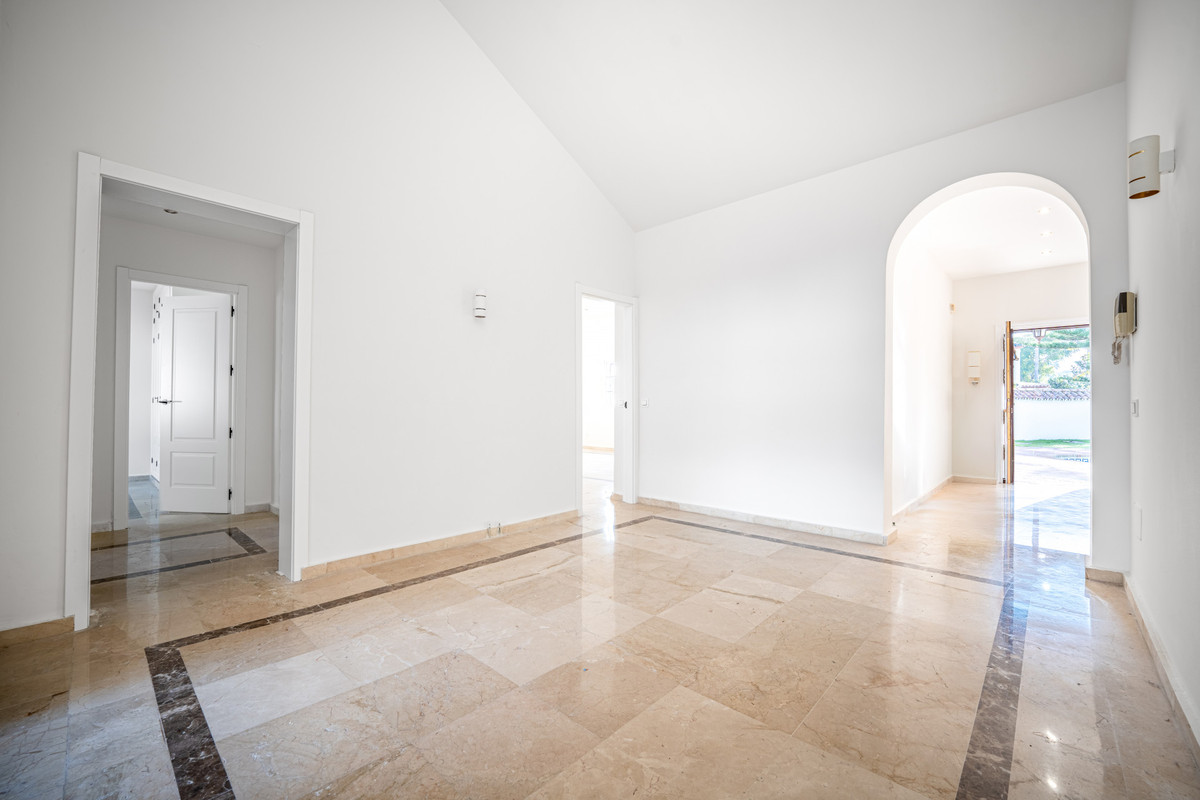 Huis te koop in Nueva Andalucía | 4 slaapkamers H5317114