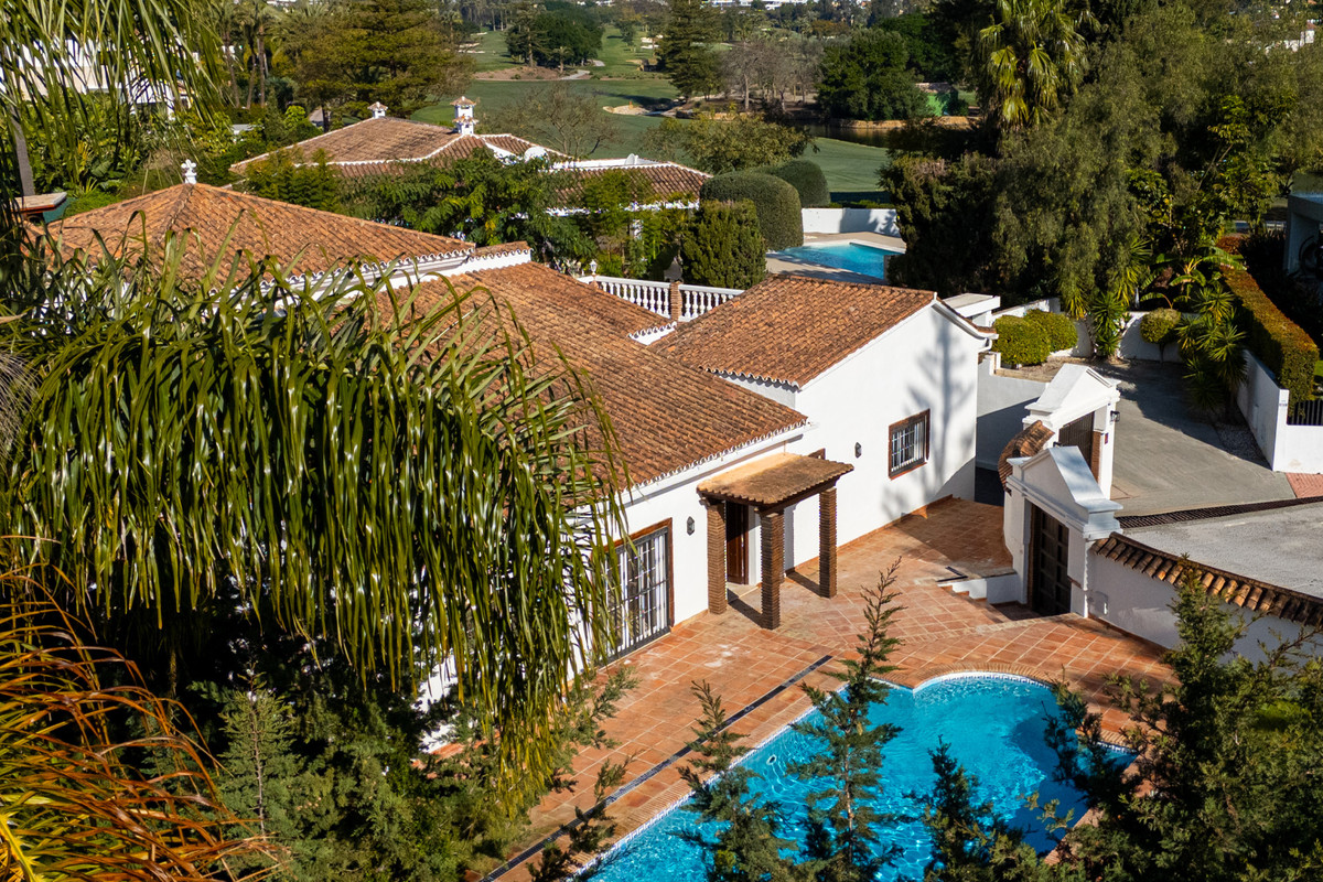 Huis te koop in Nueva Andalucía | 4 slaapkamers H5317114