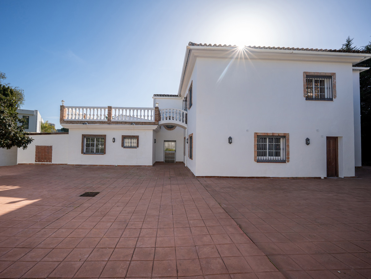 Huis te koop in Nueva Andalucía | 4 slaapkamers H5317114