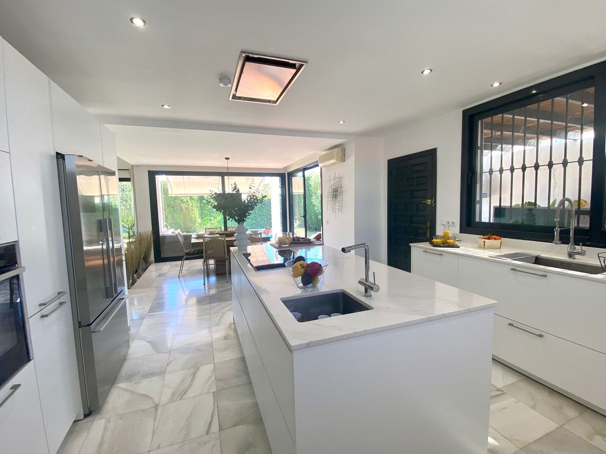 Huis te koop in Nueva Andalucía | 6 slaapkamers H5318779