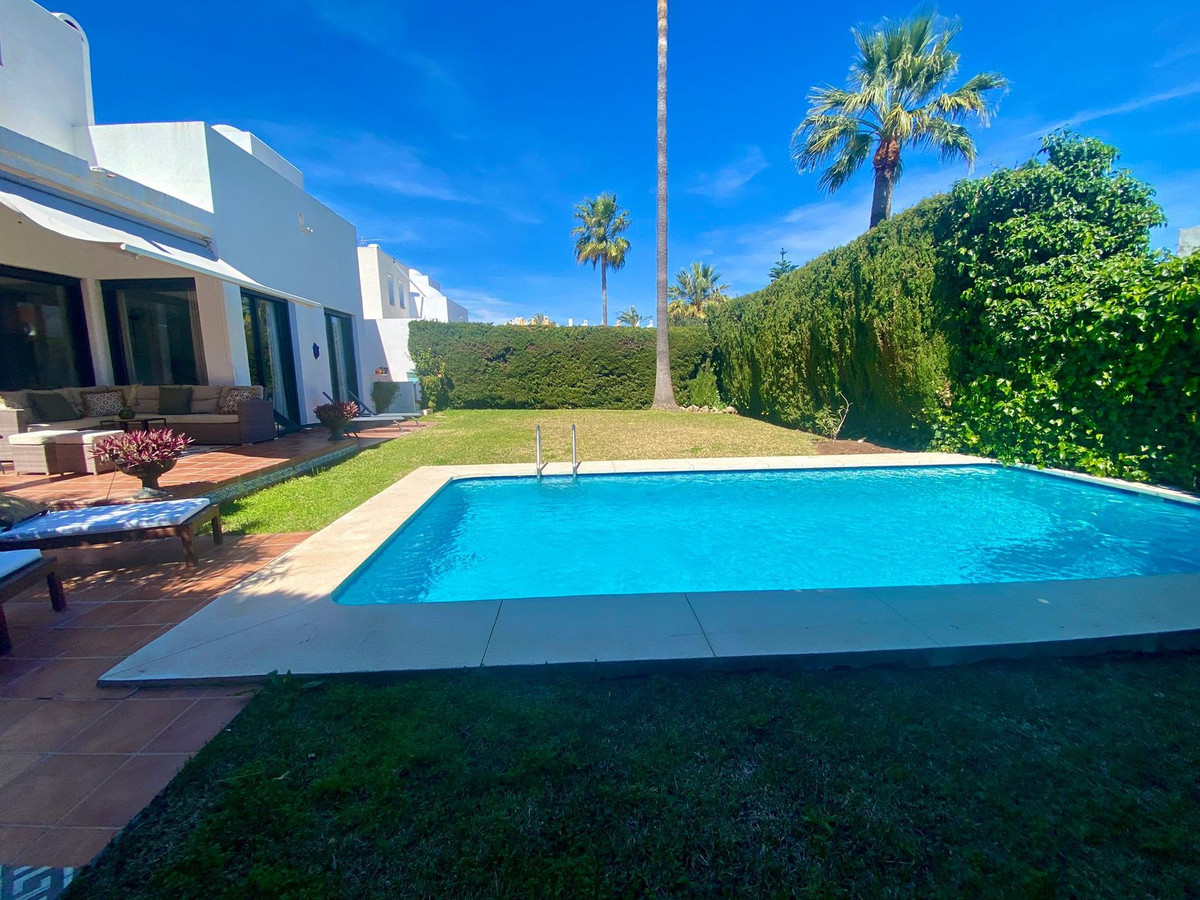 Huis te koop in Nueva Andalucía | 6 slaapkamers H5318779