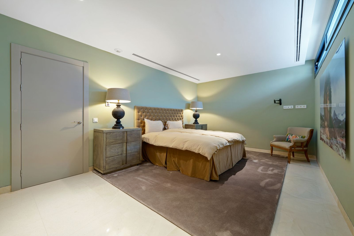 Huis te koop in Nueva Andalucía | 5 slaapkamers H5324968