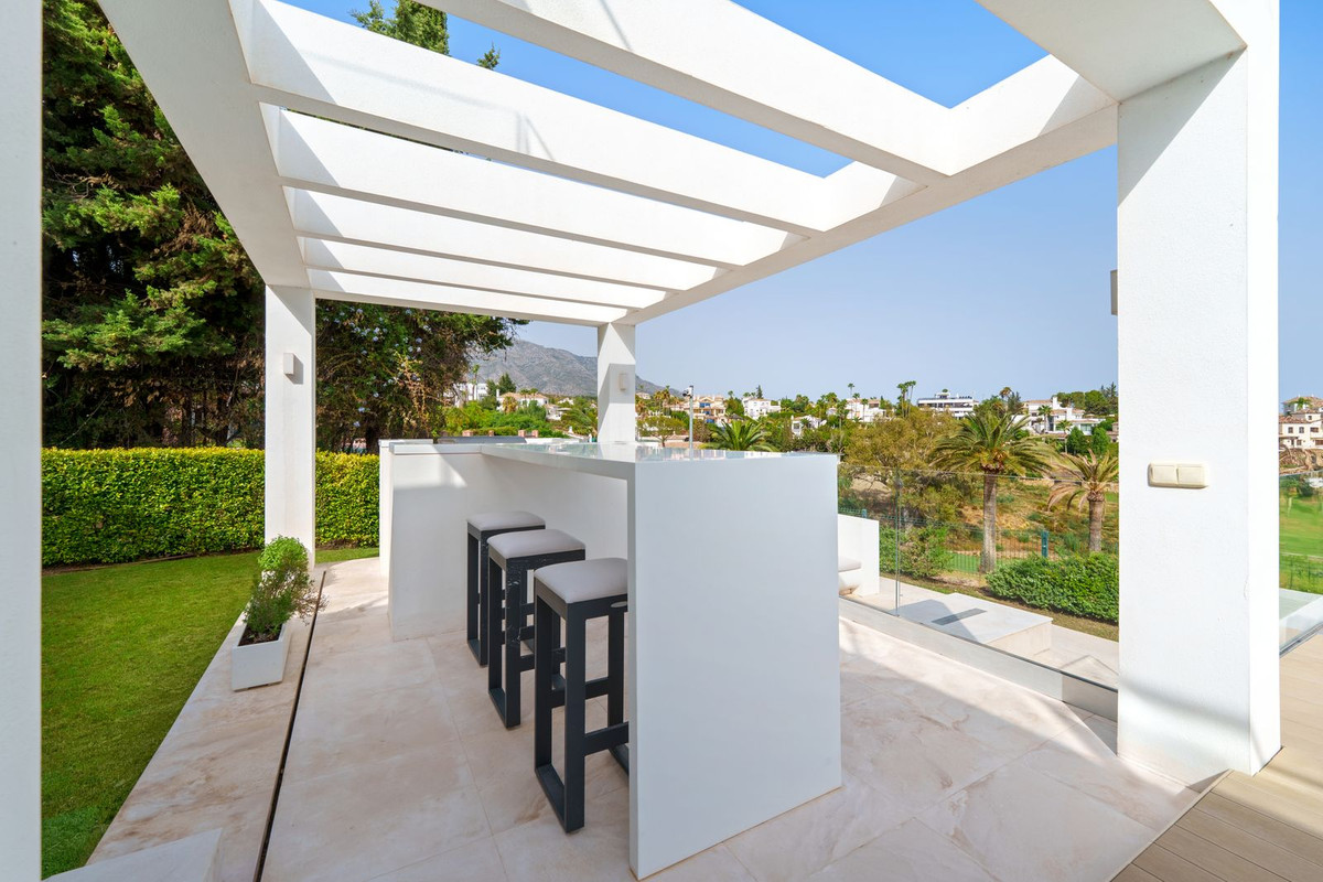 Huis te koop in Nueva Andalucía | 5 slaapkamers H5324968